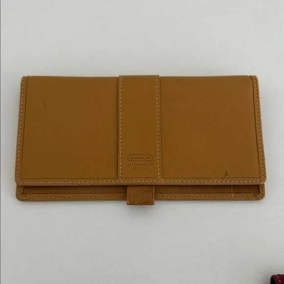 Coach Caramel Leather check book cover - Picture 1 of 5